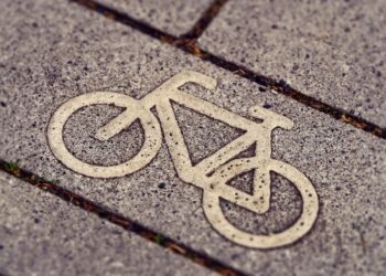 LE PISTE CICLABILI: politiche europee di sviluppo sostenibile