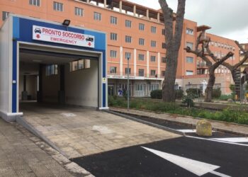 Gela, in gravissime condizioni un ragazzo di 13 anni precipitato dal 4° piano