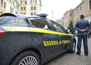 Direttrice della posta ha sottratto 800 mila euro ai risparmiatori. Sequestrati i beni
