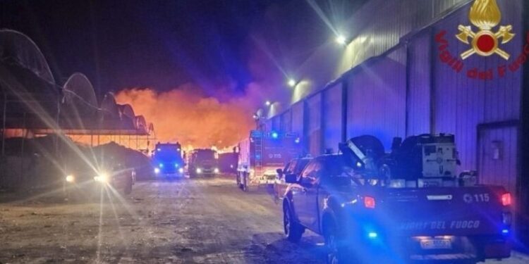 Incendio alla Sarco di Marsala. Nuova ordinanza della sindaca Patti e richiesta alla Regione di un sostegno per gli allevatori