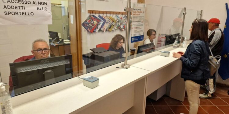 Anche i cittadini italiani iscritti all’Aire possono rivolgersi al Comune per richiedere la carta d’identità