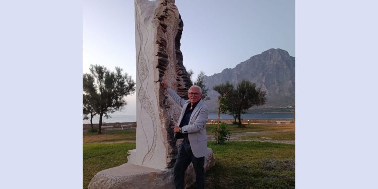 L’artista mazarese Gerry Bianco realizza “La donna che sostiene il mondo” al MAC di Custonaci