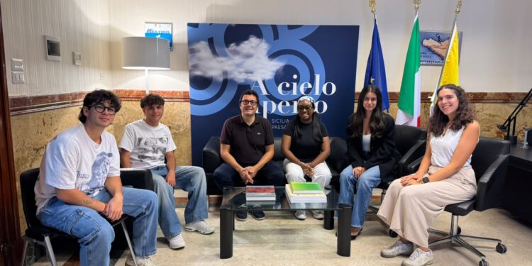 Servizio civile, al via i progetti nei Comuni siciliani e nella sede di Anci