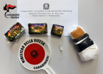 Marsala. Getta droga dal finestrino alla vista dei Carabinieri. Arrestato marsalese di 43 anni