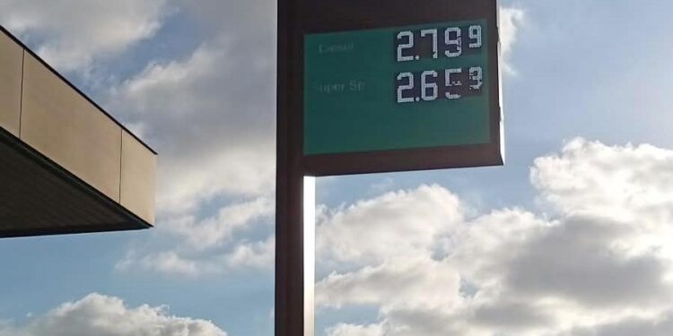 Carburante, in Sicilia tra i prezzi più alti