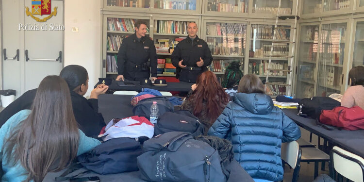 “Una vita da social-action week”, la Polizia di Stato incontra gli studenti