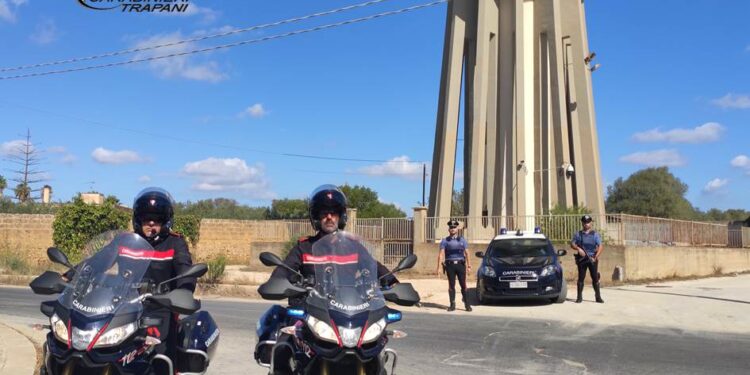 Mazara: evadono dai domiciliari e vengono sorpresi in auto con droga al seguito e senza patente