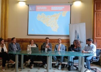 Anci Sicilia, nasce la prima rete di sportelli d’ascolto per i giovani. Porte aperte in oltre 50 Comuni per rispondere alle nuove generazioni