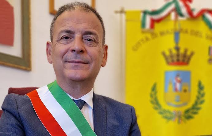 Roditori a scuola in Via Livorno e via Potenza. Quinci: «Basta scaricare le responsabilità sul Comune»
